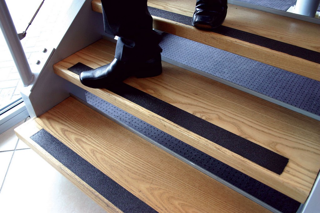 merdiven kaydirmaz bant yapistirici diger urunler ehil hali yer dosemeleri